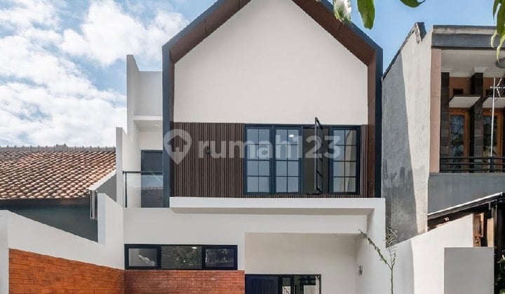 Modern Ready-to-Occupy House for Sale in Antapani, East Bandung