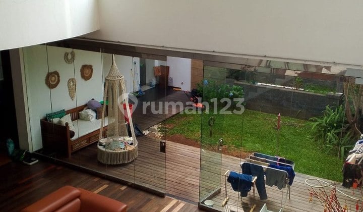 Rumah Mewah 2 Lantai Strategis Area Sukahaji Sayap Setrasari