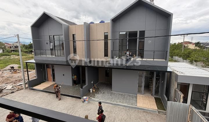 Unit Terbatas Rumah Minimalis 2 Lantai Baru Siap Huni Ciganitri