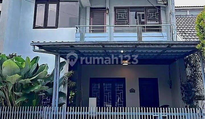 A well-maintained, minimalist house ready for occupancy in Antapani, East Bandung.