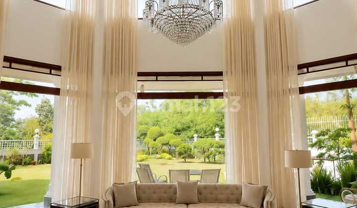 For Sale: Luxury House in Prestigious Location, Setiabudi Area, North Bandung.