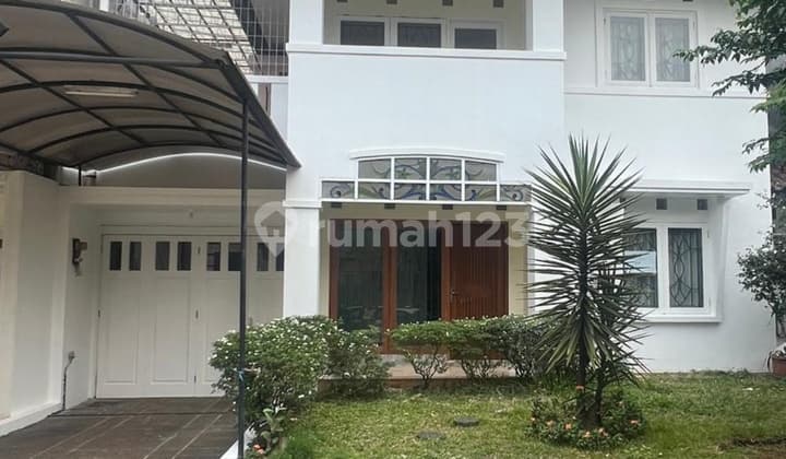 Rumah Semi Furnished Armer Halaman Luas Taman Giri Loka Bsd