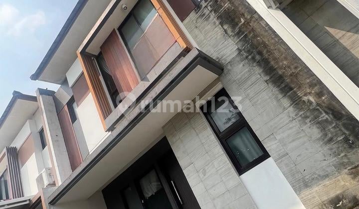 Rumah Standard Halaman Belakang Luas Delatinos Bsd City