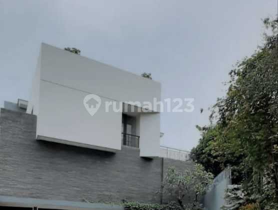 Rumah Baru Mewah Modern Area Eksklusif Teras Golf Bsd