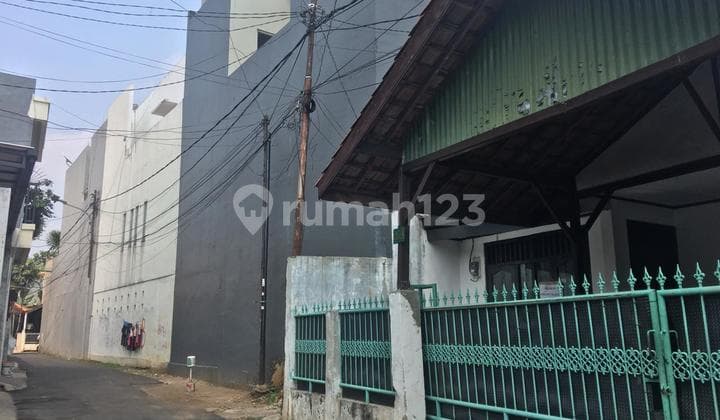 Rumah Butuh Renovasi Hanya Hitung Tanah Saja Lokasi Strategis Jakarta