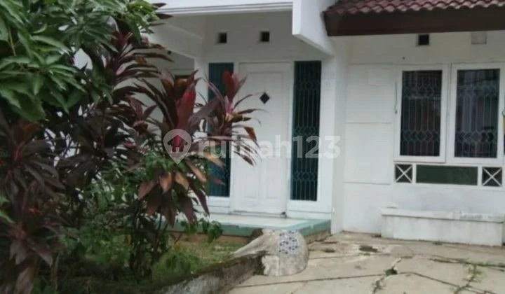 Affordable House Needs Renovation in Pamulang Cluster Area Affordable House Needs Renovation in Pamulang Cluster Area