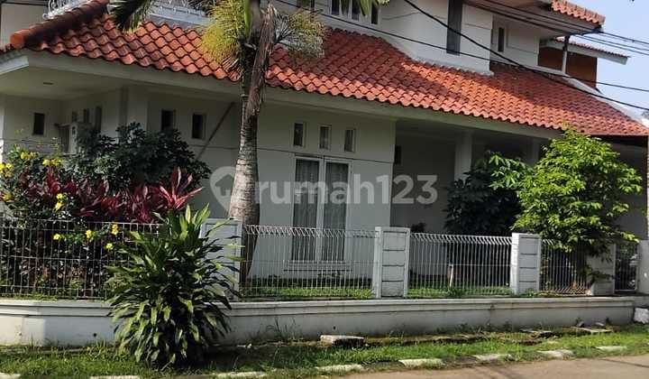 Rumah Hoek 2 Lantai di Nusaloka BSD Dekat Tol dan Sekolah