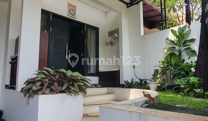 Rumah Full Furnish 2 Lantai di BSD Dekat Sekolah dan Tol