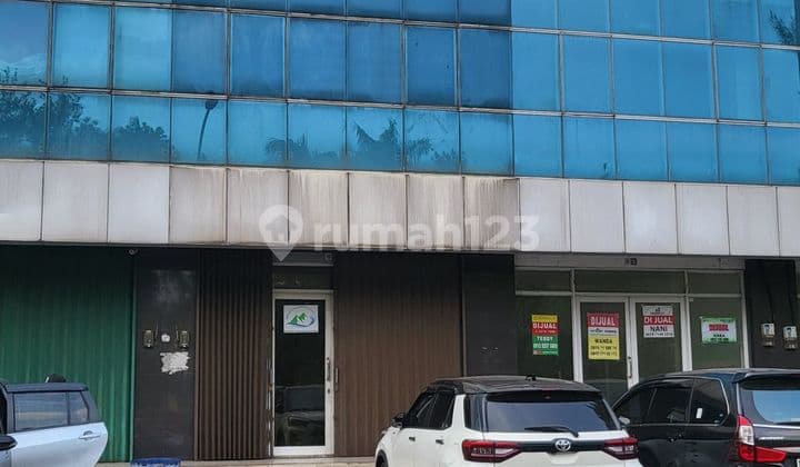 Ruko Hadap Jalan Raya di Taman Tekno BSD