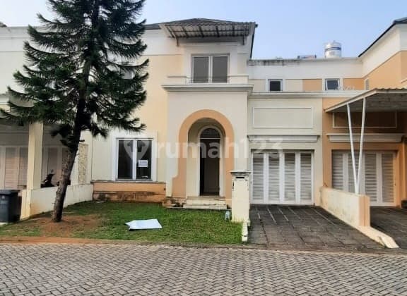 Rumah Standar View Golf di Modernland Tangerang Dekat Akses Tol