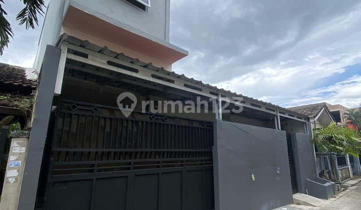 Rumah Kost Full Furnish di Ciledug Tangeran Dekat Halte Bus