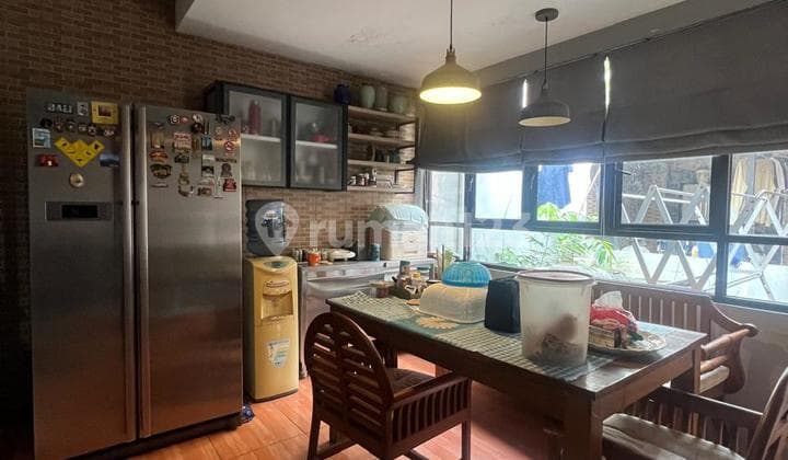 Rumah Minimalis 2 Lantai di BSD Puspita Loka Dekat Sekolah