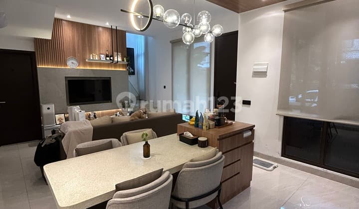 Rumah 2 Lantai Full Renovasi di The Mozia BSD Dekat Mall