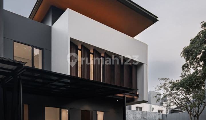 Rumah Bqru Futuristik di BSD Eminent Prestigia