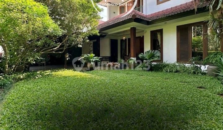 Kebayoran Baru ~ Land area/building area