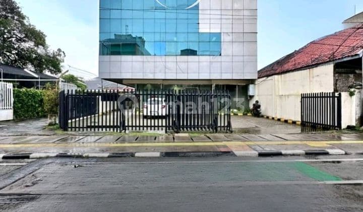 For Sale Office Building Jatinegara ~ Land area/building area 750/1,350 ~ 4 Floors
