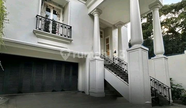 Kebayoran Baru ~ Land Area/Building Area 336/500 ~ Luxurious House
