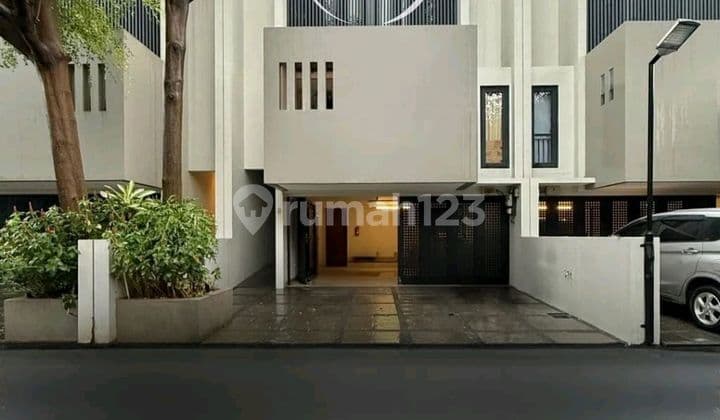 For Sale Cipete - Cilandak ~ Lt/lb 407/540 ~ Town House ~ Dekat St. Mrt