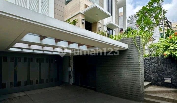 Mega Kuningan ~ Land/Building Area 364/600 ~ Prime Location