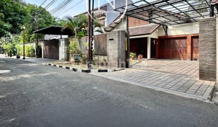 Rumah Area Senopati ~ Lt/Lb 401/280 ~ Prime Area