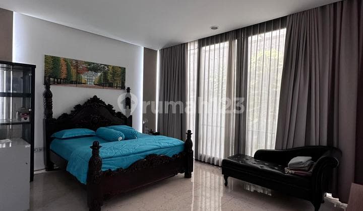 Rumah cantik dan siap huni di Kemang Jakarta