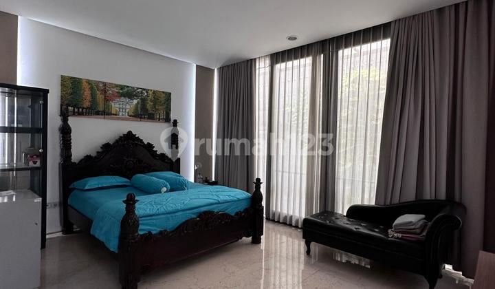 Rumah cantik dan siap huni di Kemang Jakarta