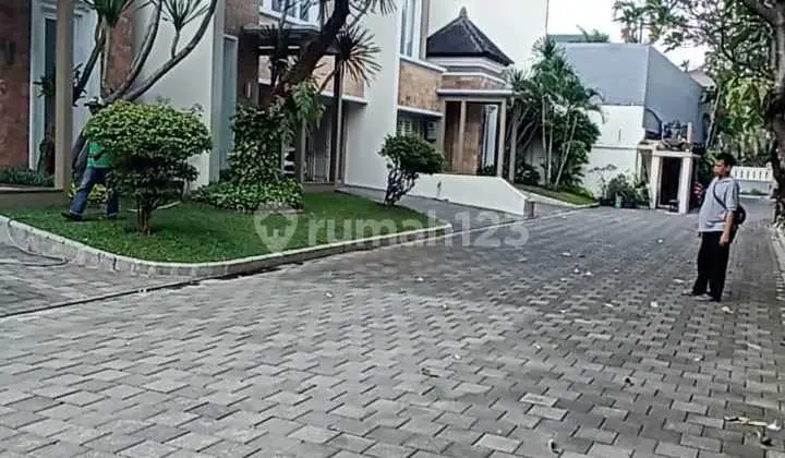 Rumah cantik, siap huni dan harga bersahabat di Jakarta Selatan