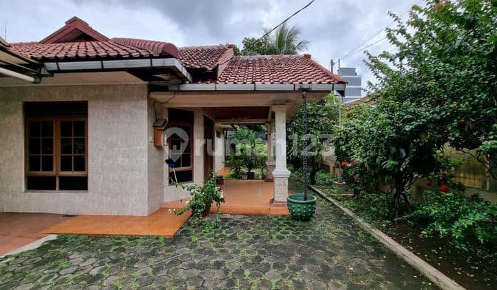 Rumah Hitung Tanah Luas 1225m2, di Utan Kayu, Matraman Jakarta Timur