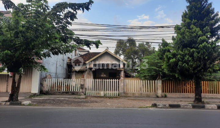 Old Commercial House Spacious Parking Downtown