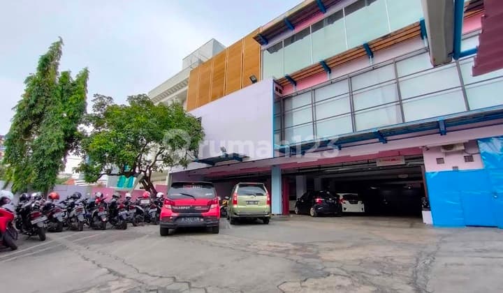 Ruang Usaha Dg Parkiran Luas di Cbd Kota Semarang