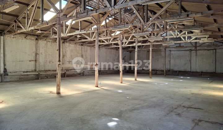DIJUAL MURAH!!, GUDANG DI TENGAH KOTA DILENGKAPI KANTOR DAN RUMAH TINGGAL, JARANG ADA, deretan Season City, perijinan industrial