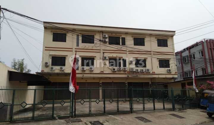 disewakan ruko gandeng 5 unit, tomang sangat strategis, cocok untuk kantor/usaha, Rp. 250jt per unit ruko nego