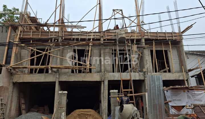 Dijual Rumah baru gress 3lt, tersedia 4unit, jalan lebar 3mobil, bisa untuk usaha, free upgrade furnish lt 1 senilai Rp. 120jt (NSH 153)