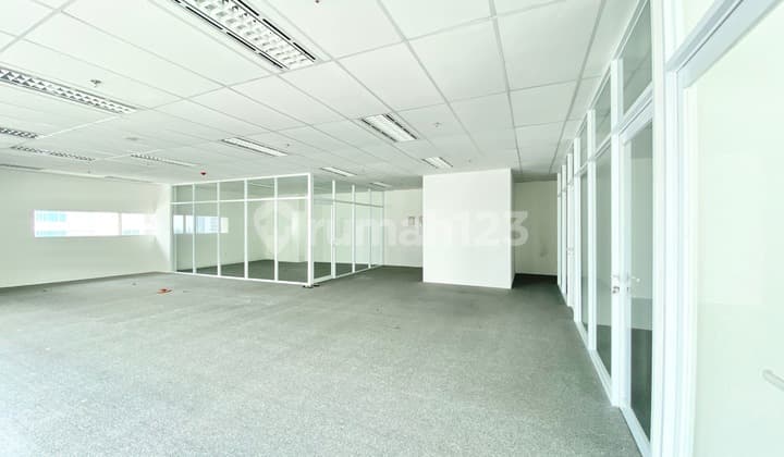 Sewa Ruang Kantor Springhill Office Kemayoran 211 Meter