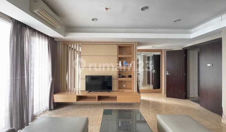 Royale Springhill Kemayoran apartment 3 bedrooms 192 meters golf view