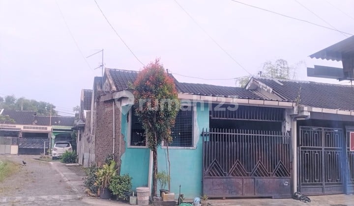 Rumah 300Jt Kawasan Bisnis Jaten Karanganyar