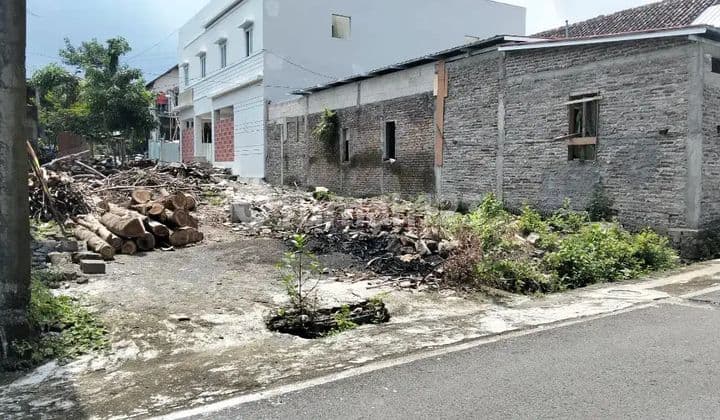 Tanah 169M² Strategis Bangun Kost Solo