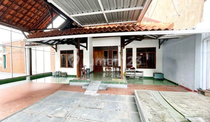 Ready-to-Occupy House in Papandayan Raya, Semarang City, Great View