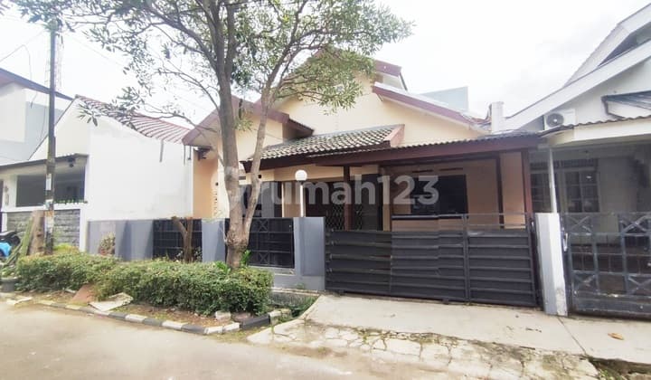 1-Story House, Strategic Location, Flood-Free in Bintaro Sector 9.