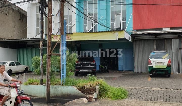 Strategic shop house, suitable for business in Pondok Ranji.