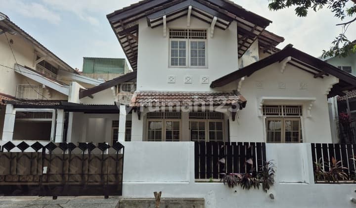 Rumah 2 lantai, bangunan kokoh, bebas banjir, Lingkungan aman dan Nyaman.