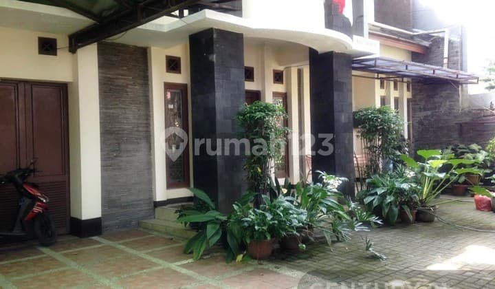 Luxury House on Buah Batu Main Road, Bandung City