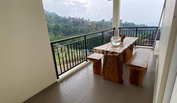 Luxurious Dago Resort Rose Garden House Bandung