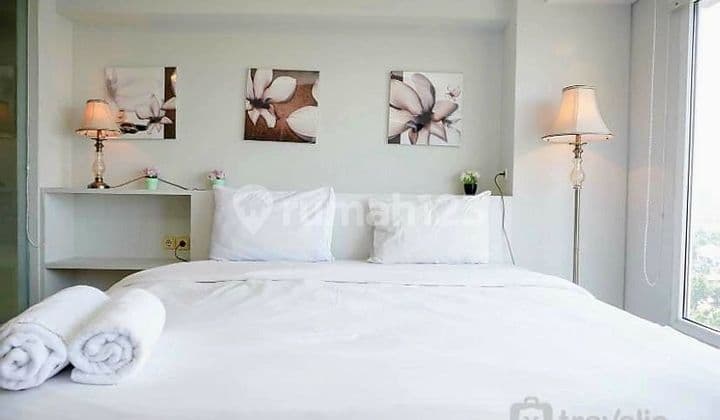 Apartemen Maqna Residence Furnished Sewa Travelio bisa TT Mobil