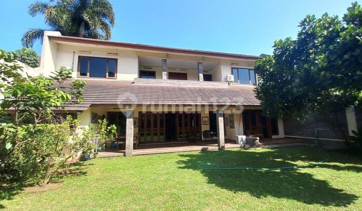 Rumah 2 Lantai di lingkungan nyaman Cipaganti Bandung