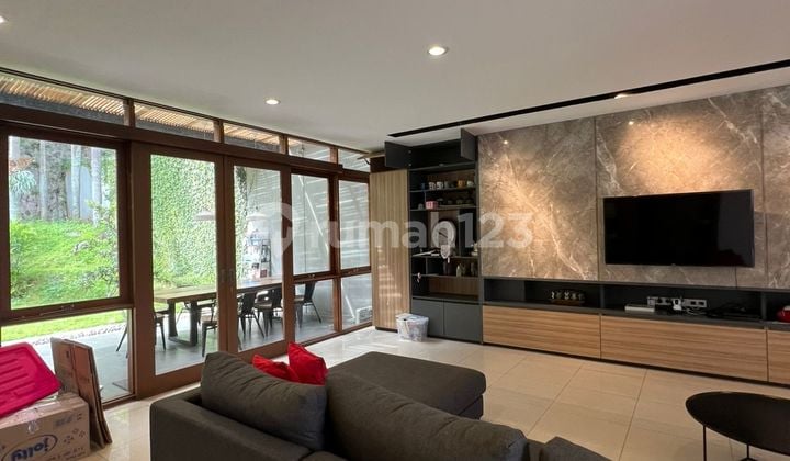 Rumah Mewah Lux Full Furnished 2lantai Setraduta Bagus Siap Pakai