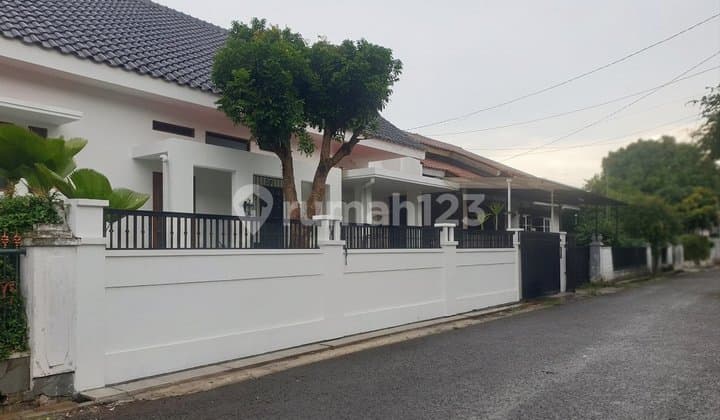 Disewa Rumah Lux Asri Full Furnish Komplek Geger Kalong Bandung Utara Dekat Polsek Sukasari