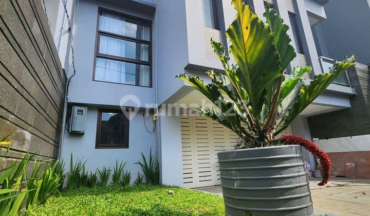 For Sale Nice Furnished House with Elevator in Setra Sari Sutami Complex
