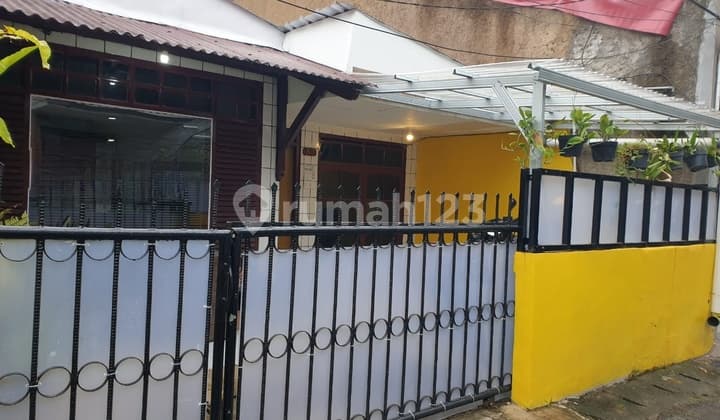 Rent Ready-to-Occupy House at Sarijadi Geger Kalong Complex
