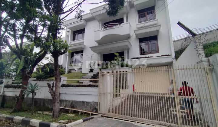 Dijual Bawah Pasar Rumah 2 Lantai Komplek Setra Sari Sutami Surya Sumantri